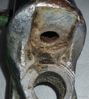 Spodní kluzáky Jawa 250, 350 - 11