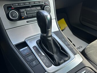 Volkswagen Passat 2011 - 11