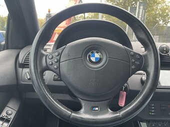 X5 is 4.6 V8 Estoril Blau - 11