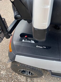 Skútr pro seniory - Invacare Orion Plus - velká sedačka - 11