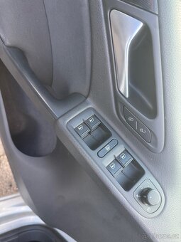 Volkswagen Golf 6 hatchback 2.0 TDI, Nová STK - 11