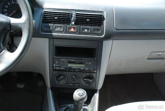 VW GOLF 4 1.4 55kW - klimatizace - naj. 148 000km - 11