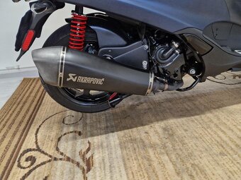 Piaggio MP3 500 hpe Zpátečka LED denní svícení AKRAPOVIČ - 11