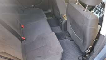 VW Passat Variant 2.0 TDi 125 kW, common rail ČR, garáž - 11