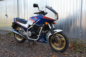 Honda VF 750F – RC15 - 11