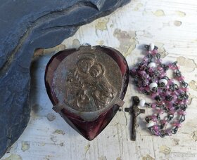 Starožitné škapulíře, sklo a kov, růženec - 11