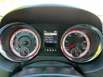 Dodge Grand Caravan SXT 3.6 V6, 47 000 km, 1 majitel - 11