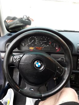 BMW 523i - 11