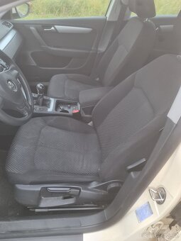 VW Passat 1.6TDI kombi, 77kW, 4/2013, servisní knížka - 11