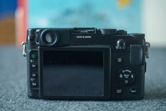 fotoaparát FUJIFILM X10 + příslušenství - 11