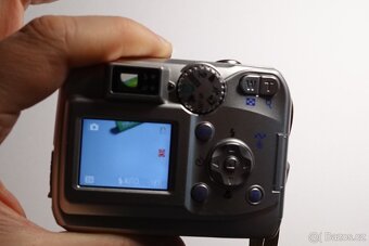 Nikon Coolpix 3200 - 11