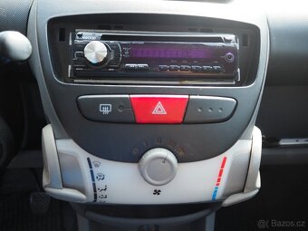 Peugeot 107 1.0 posilovač řízení - 11