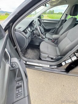 ŠKODA OCTAVIA 3 1.5TSI 110kW facelift DSG SOLEIL - 11