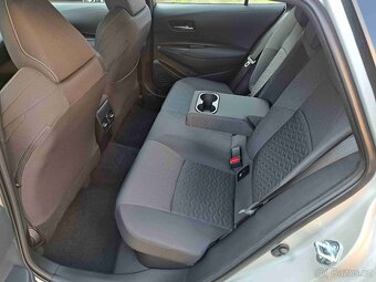 Toyota Corolla 1,8 HYBRID automat 154.000 km - 11