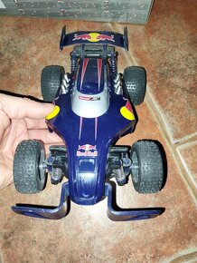 Formule Carrera Red Bull na dálkové ovládání - 11