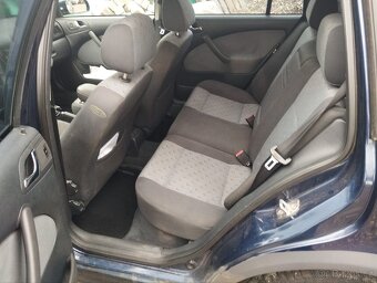 Škoda Octavia 4x4 2.0 MPI - 11