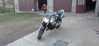 Suzuki GSR600 - 11