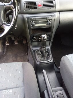 Prodám Škoda Octavia 1.6 benzín r.v.2002 - 11