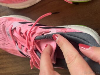 Dámské běžecké boty Adidas Solar Boost - 11