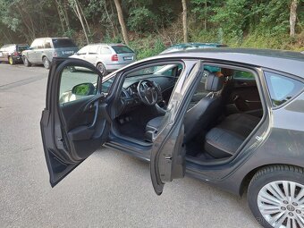 Opel Astra J 1.4 16V, 88kw, rok 2015... - 11