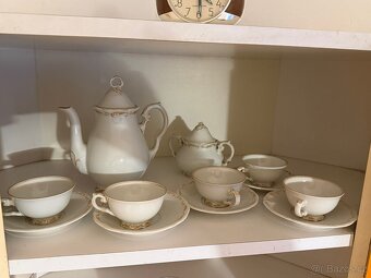 Sklo, porcelán a čajové sety z pozůstalosti - 11