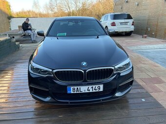 BMW M550i xDrive - 11
