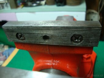 Svěrák YORK 100L 100mm červený zachovalý PC: 3700Kč - 11