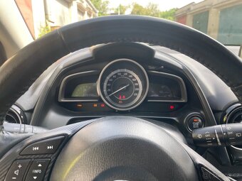 Mazda 2 66kw 2015 AT - 11