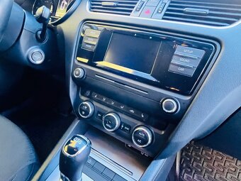 ŠKODA OCTAVIA 1.6 Tdi COMBI DSG STYLE PUVOD ČR - 11
