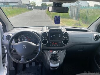 PEUGEOT PARTNER TEPEE 1.6HDI-120 88KW. ROK 2017 - 11
