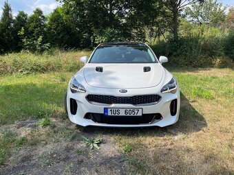 Kia Stinger - 11