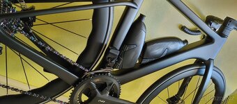 silniční karbonové kolo s elektronickým  radením - 11