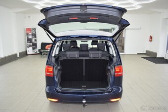 Volkswagen Touran 1,6 TDi 77 kW, 7-míst,NAVI,1.maj., - 11