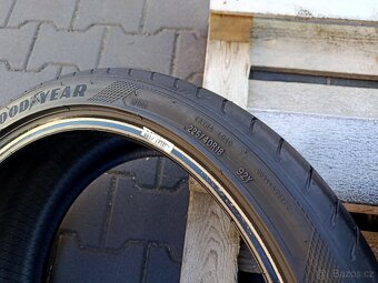 225/40/18 letní pneu goodyear - 11