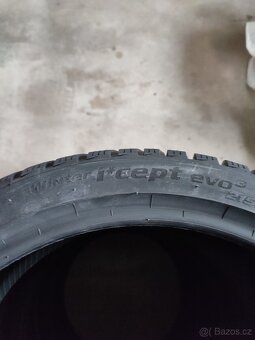 Zimní pneu Hankook 215 /40R18 - 11
