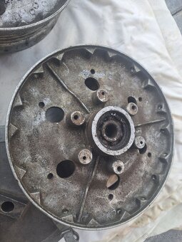 Jawa 250 350 kývačka - náboje kol + brzdové štíty - 11