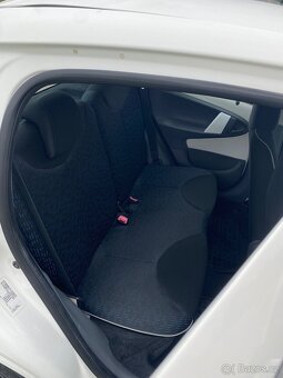 Peugeot 107 1,0i manuál 2011 - 11