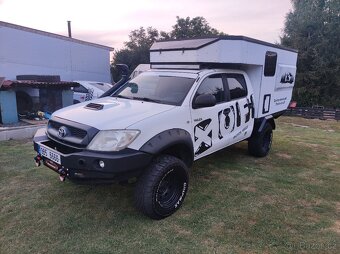 Toyota Hilux camper offroad - 11