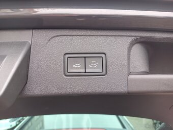 VW Passat Variant 2.0TDI 147kW 4x4 DSG Matrix Virtual ACC Qi - 11
