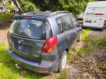 TOYOTA COROLA VERSO D4D - 11