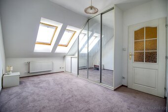 Byt 3+1, 92 m2/balkon, Hradec Králové – centrum. - 11