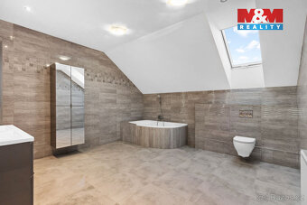 Prodej rodinného domu 6+kk, 276 m², Rabakov - 11