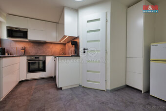 Prodej rodinného domu, 111 m², Lešany - 11