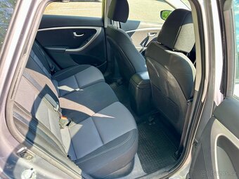 Hyundai i30 KOMBI 1.6i 88KW ČR - 11
