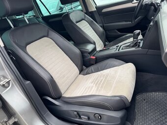 Volkswagen Passat Variant 2.0 BiTDI Highline 4MOTION - 11