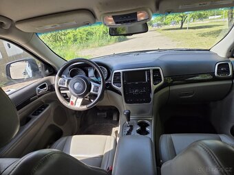 Jeep Grand Cherokee, 5.7 V8 HEMI - 11