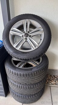 Volkswagen Tiguan Allspace - 11