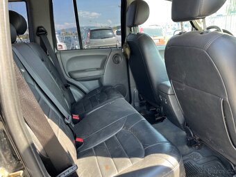 Jeep Cherokee 2.8 CRD 4X4 - 11