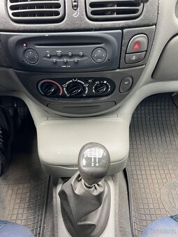 Renault megane scenic 1,9dci, 75 kw, rv 2002 - 11