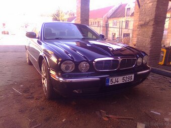 Jaguar XJ8 - 11